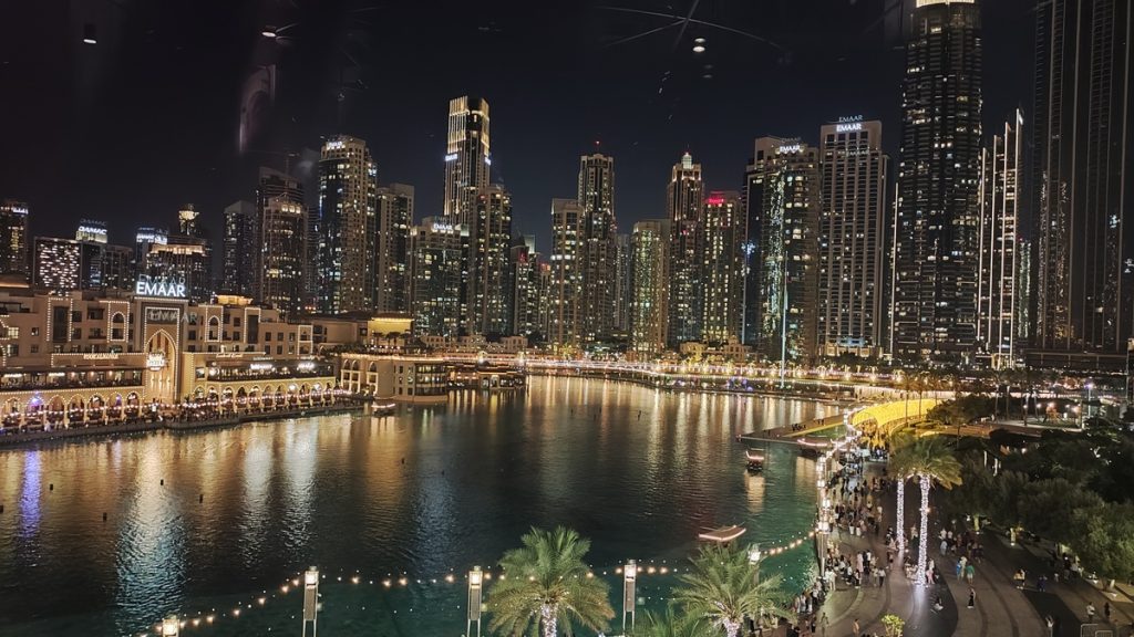 Dubai Sebagai Pusat Bisnis dan Wisata Dunia: Gedung Pencakar Langit, Mall Mewah, dan Peluang Investasi